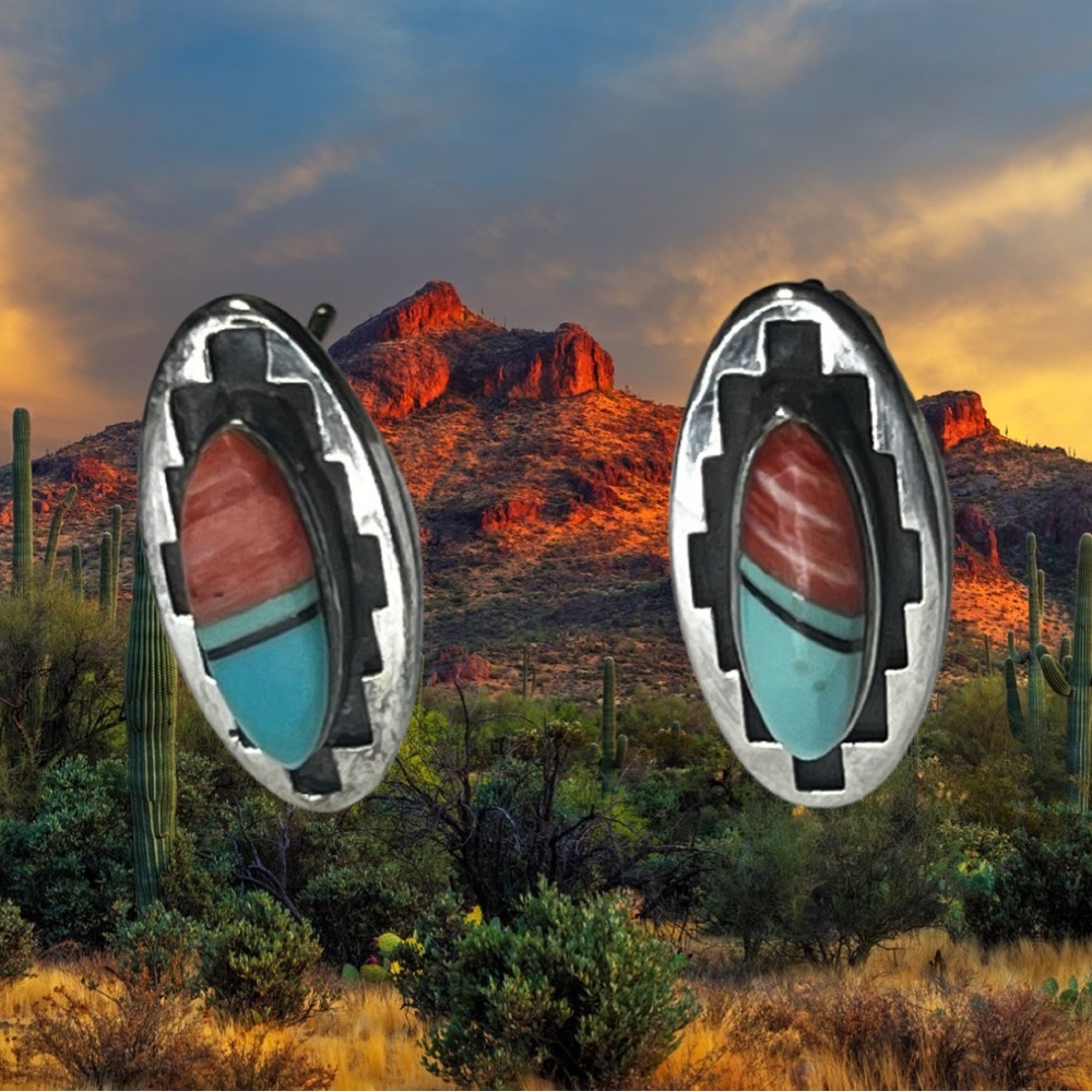 Sterling Silver Teme’ Turquoise & Spiny Oyster & Onyx inlaid Stud Earrings